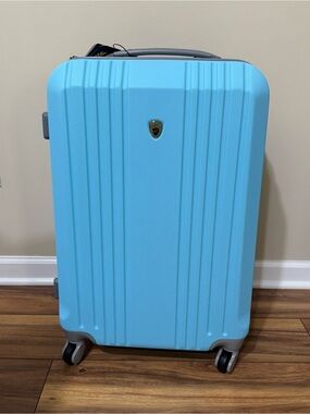 NWT Olympia Corsair HF 1825 Series Luggage Sky Blue Spinner Wheels 25”